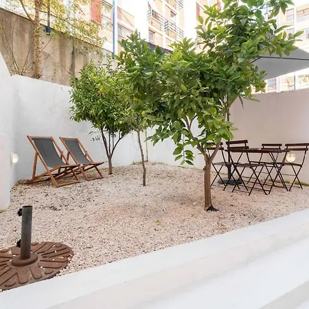 Ideal Office Com Terraco Privado * Lisbona